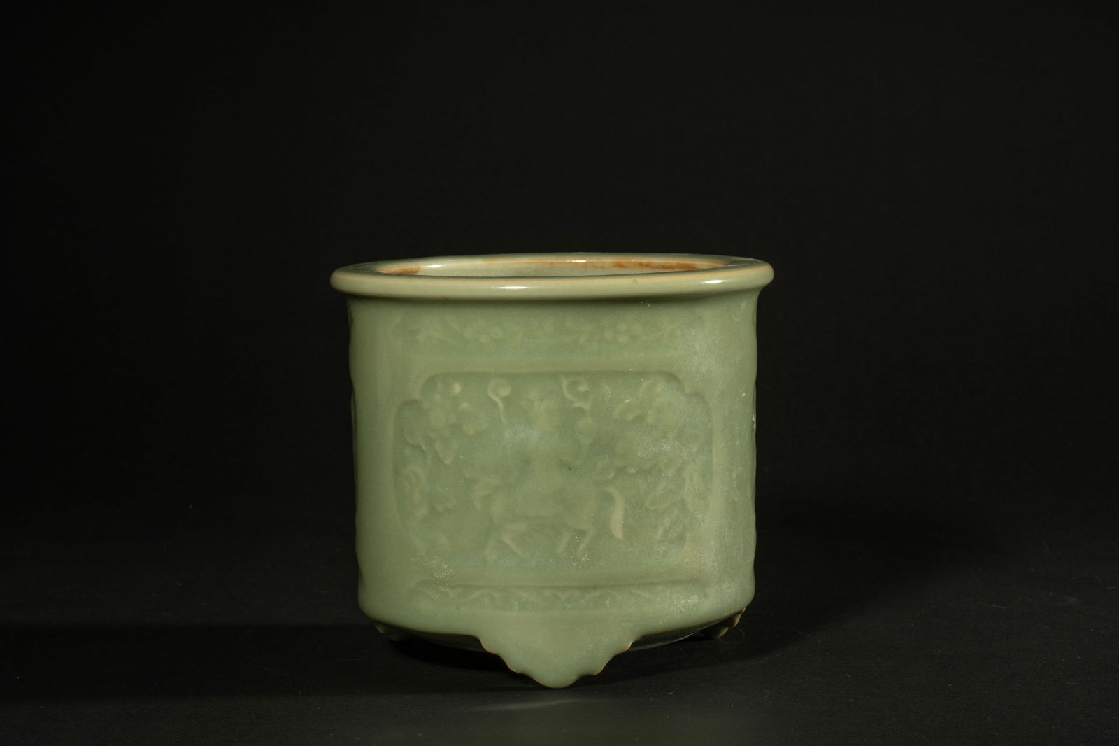 A celadon furnace, Song dynasty, Longquan kiln: H: 4.5 in. (11.5 cm) D: 5.1 in. (13 cm)
