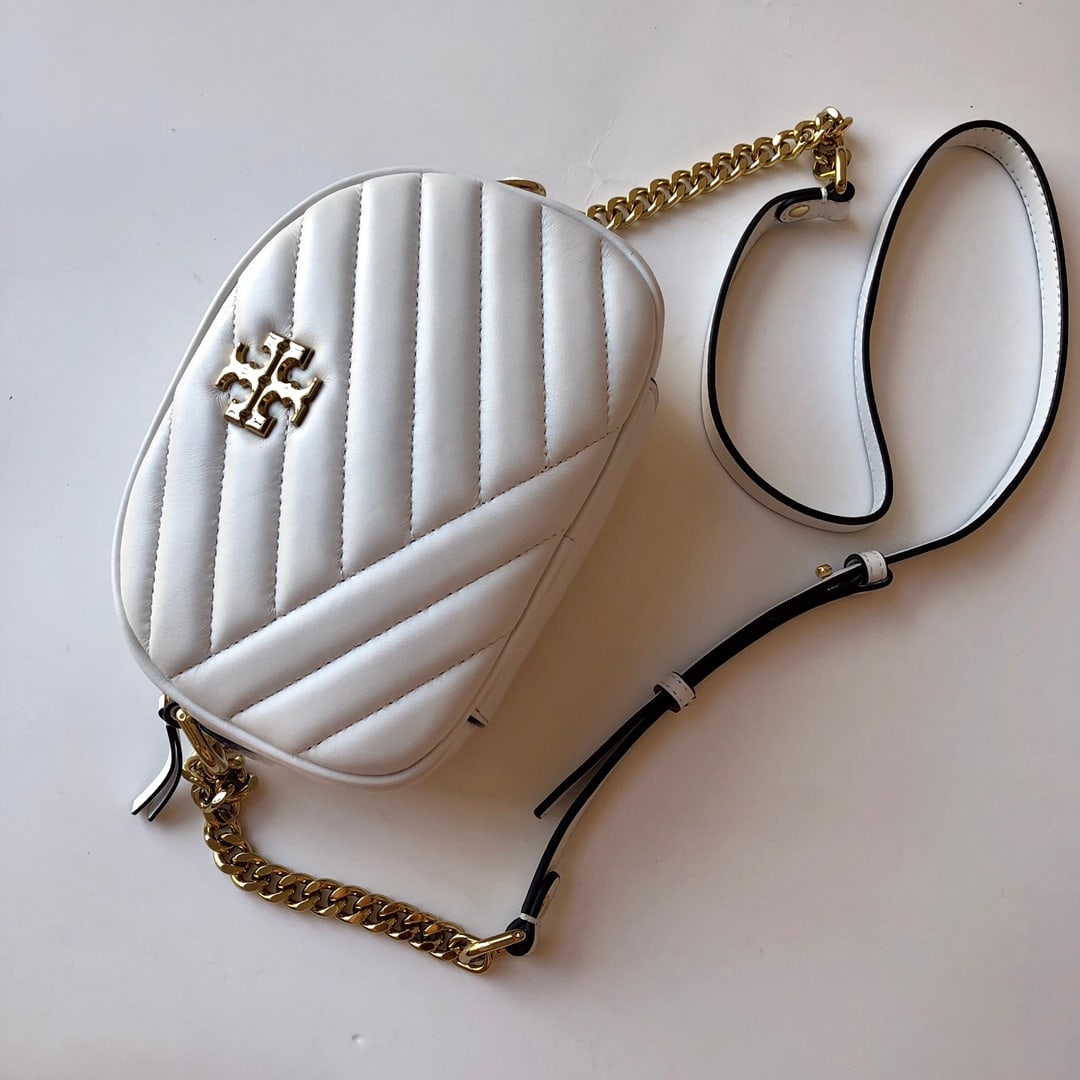 TB: TB sheepskin camera bag, embroidered sheepskin, soft and delicate to the touch. Dimensions: 18 x 12.5 x 6 cm. A wonderful gift for you or your loved one. We offer consoiled shipping for all goods to