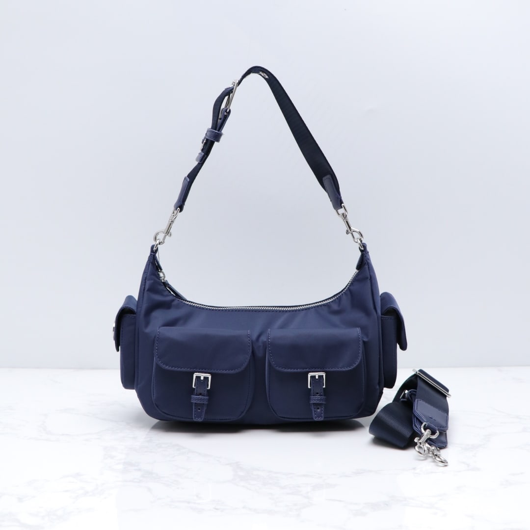 TB: TB nylon messenger bag for women, multi-pocket design with 2 shoulder straps, can be worn as a shoulder bag or crossbody bag. Dimensions: 30x12x9 cm. A wonderful gift for you or your loved one. We off
