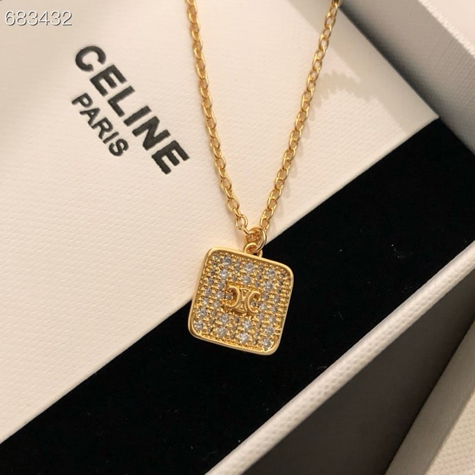Celine necklace: Celine's gold Arc de Triomphe full-diamond square necklace features sparkling diamond squares, resembling tiny cookies. Vintage and elegant, this necklace is suitable for all seasons, simple yet styli