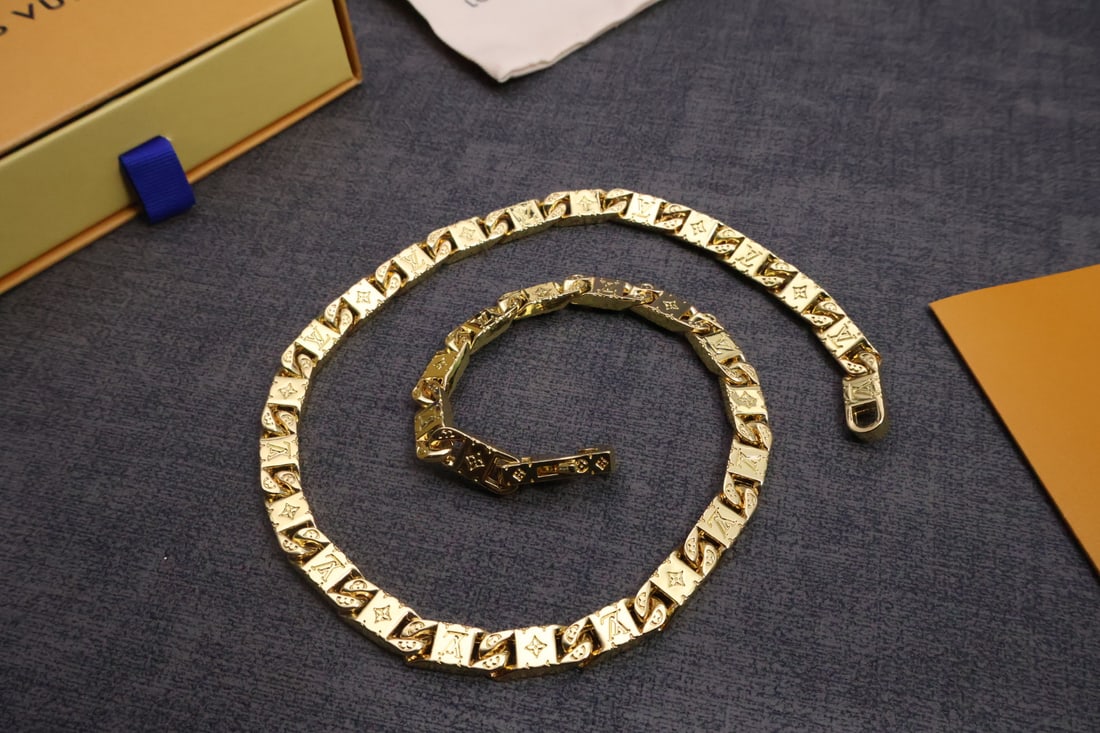 LV MONOGRAM TIED UP necklace: MONOGRAM TIED UP necklace Wonderful gift for you or your loved one.We offer consoilidated shipment for all goods to our domestic and international customers at affordable prices.Currencies including U