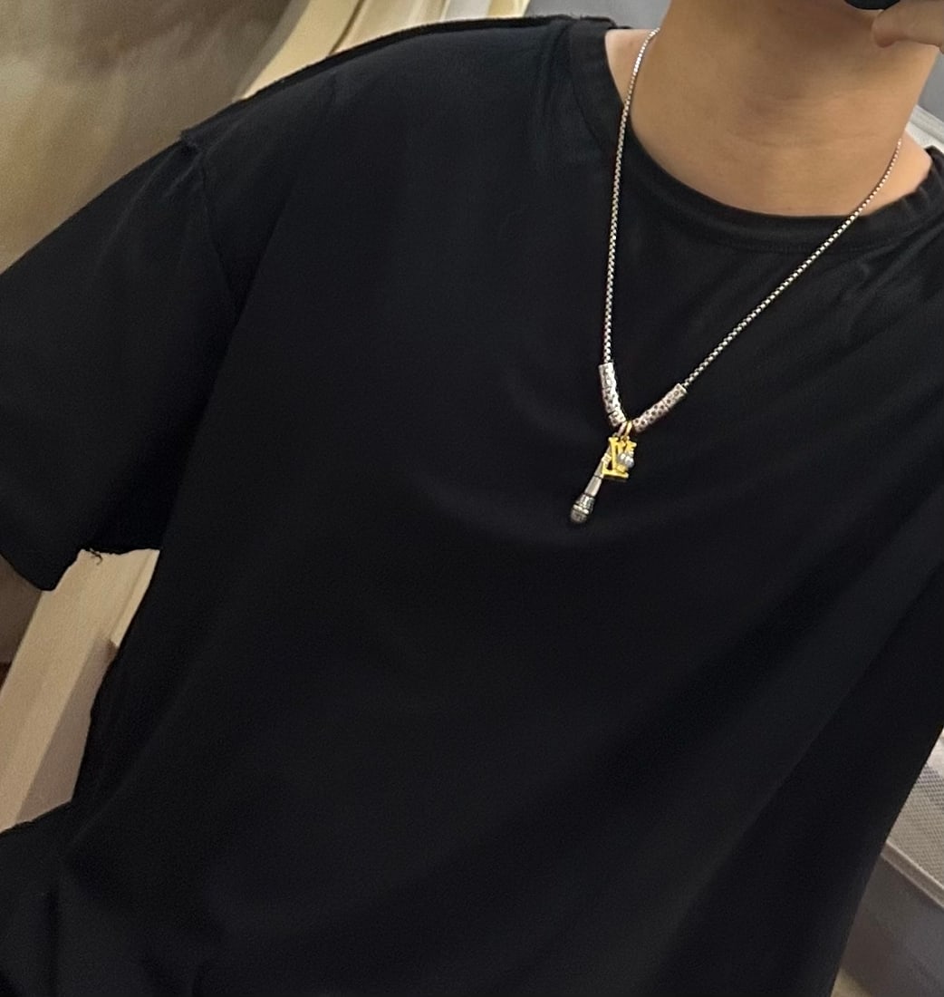 LV necklace: LV necklace, a retro and trendy must-have for men and women, suitable for couples, rock punk Thai silver style, retro elements, trendy and versatile, vintage silver necklace, chain length 60cm, very e