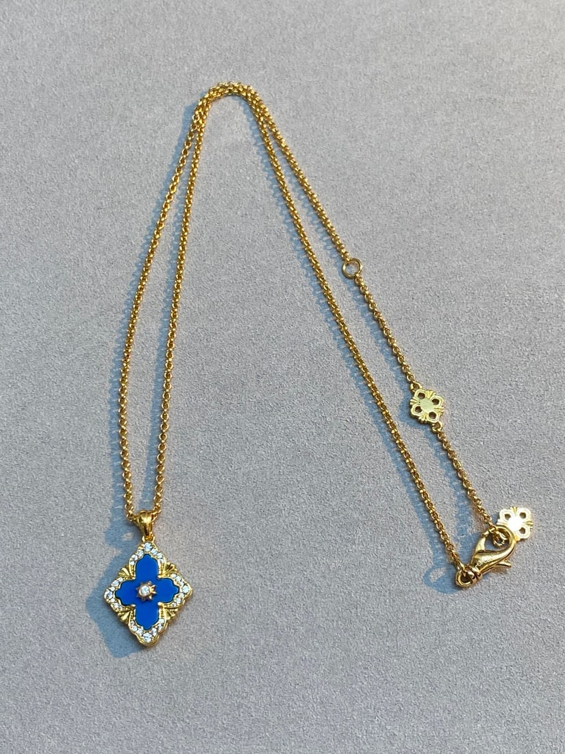 Buccellati Blue Agate with Diamonds and Single Flower Necklace: Buccellati blue agate diamond single flower necklace Wonderful gift for you or your loved one.We offer consoilidated shipment for all goods to our domestic and international customers at affordable pr