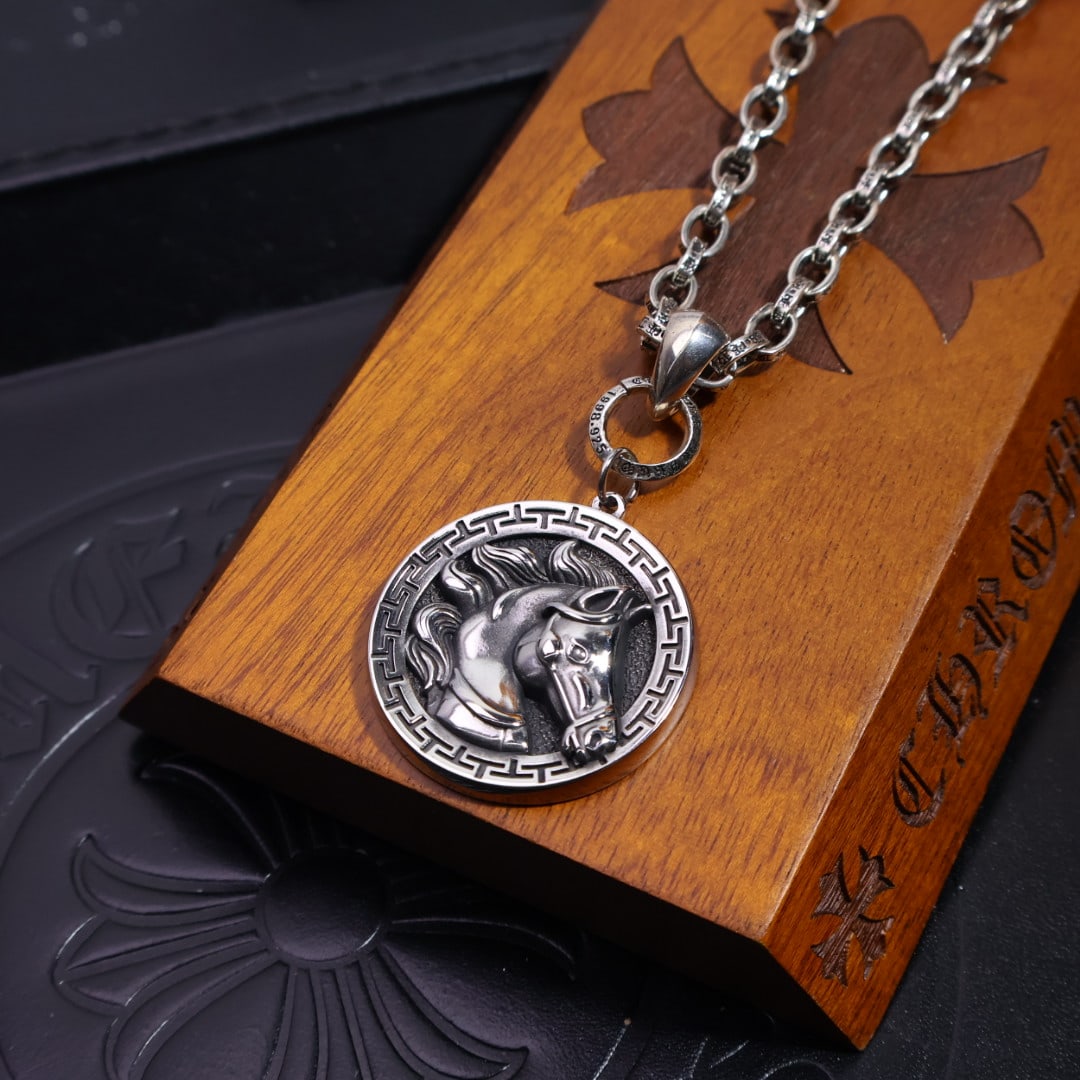 Chrome Hearts necklace: Chrome Hearts necklaces, with different patterns and designs, present a unique style. The cross and scout flower are the signature of Chrome Hearts, making them timeless and a must-have for fashion. S