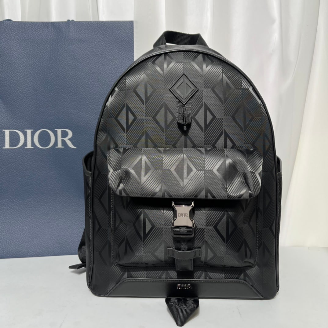 Christian Dior (1 of 8)