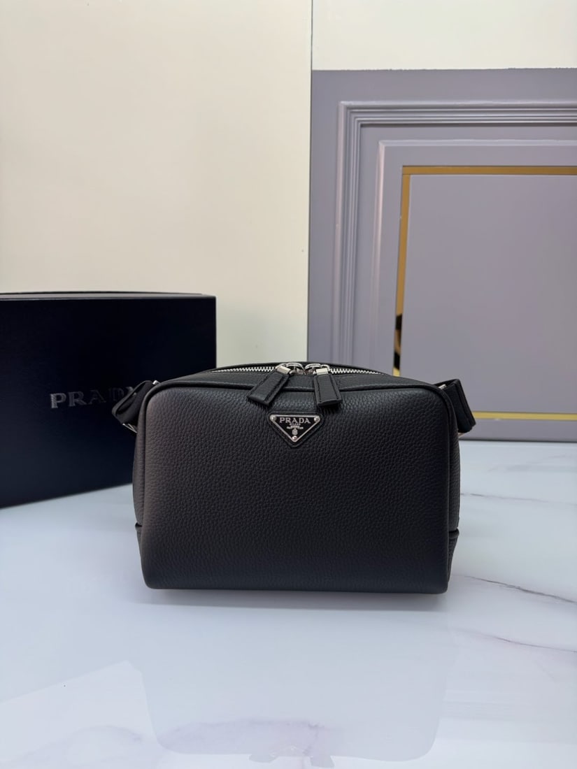 PRADA chest bag: This leather chest bag shoulder bag features a stylish, flowing design and a layered silhouette. The adjustable webbing is made of imported deerskin and cowhide leather. It offers a comfortable and lu
