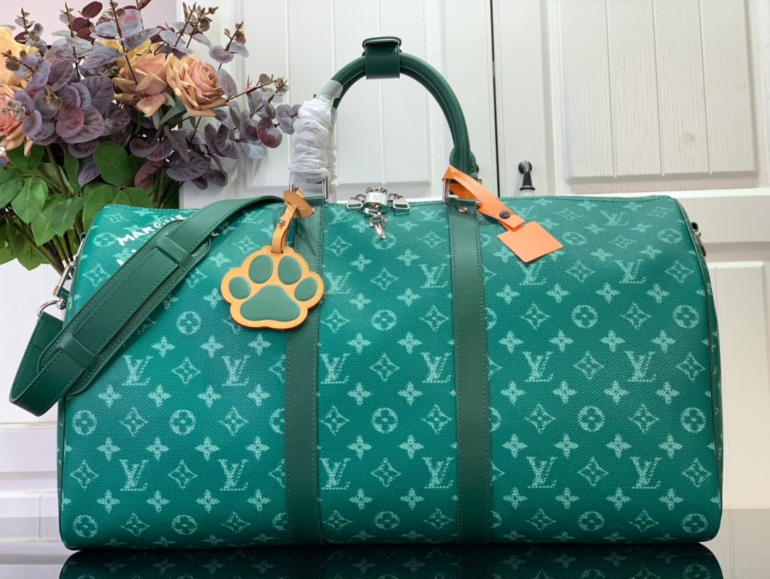 LV Keepall 50 travel bag: Keepall 50 travel bag size: 50.0 x29.0 x23.0 cmWonderful gift for you or your loved one.We offer consoilidated shipment for all goods to our domestic and international customers at affordable prices.C