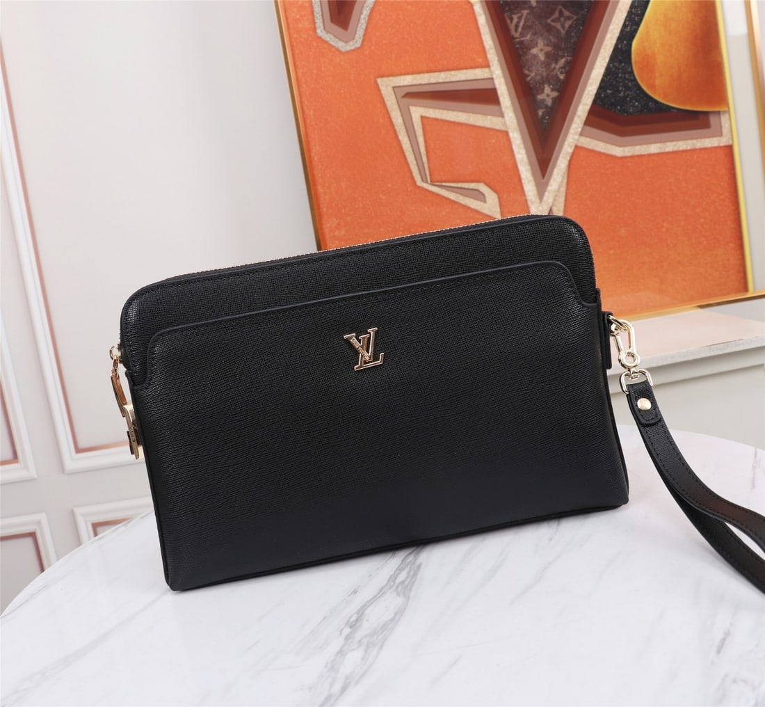 LV single-zip combination lock clutch: This LV single-zip combination lock clutch is made of European cowhide and features iconic lines, exuding a fashionable and trendy style. It also includes a zippered pocket and an interior slip pocket