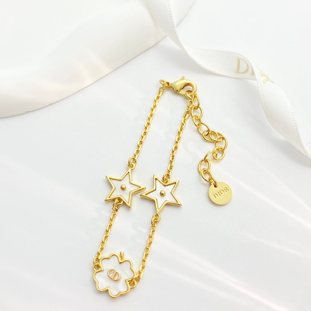 Dior White Mother-of-Pearl Four-Leaf Clover Star Bracelet (1 of 7)