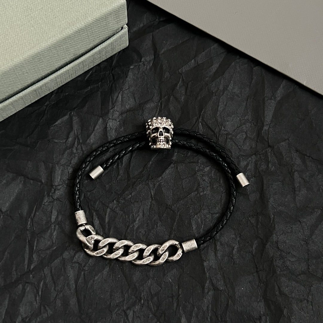 Alexander McQueen (1 of 6)