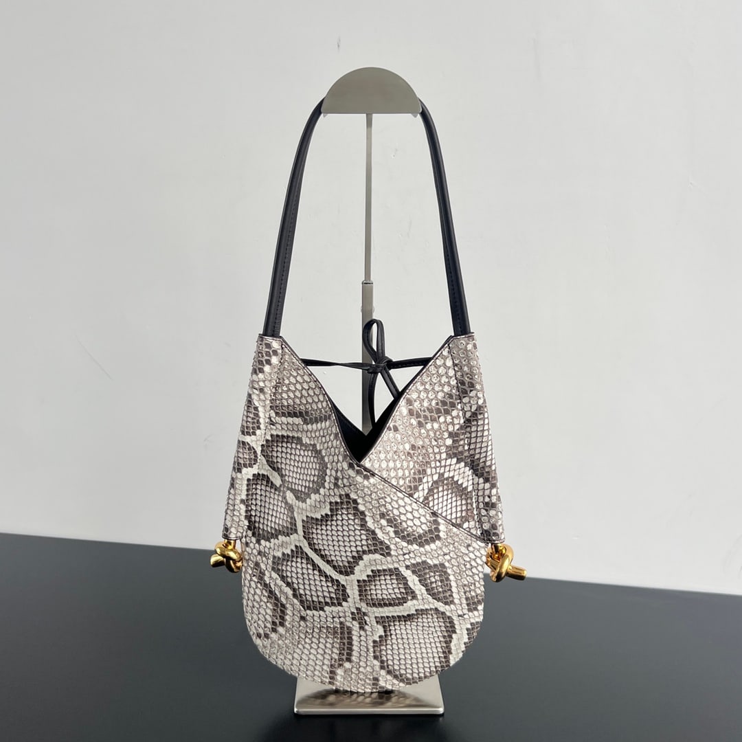 Bottega Veneta Solstice (1 of 8)