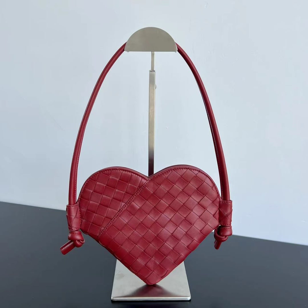 Bottega Veneta Solstice: The Bottega Veneta Solstice heart-shaped handbag is not only a wonderful gift choice but also a perfect way to express love. Its classic woven design and playful heart shape make it truly unique. Made