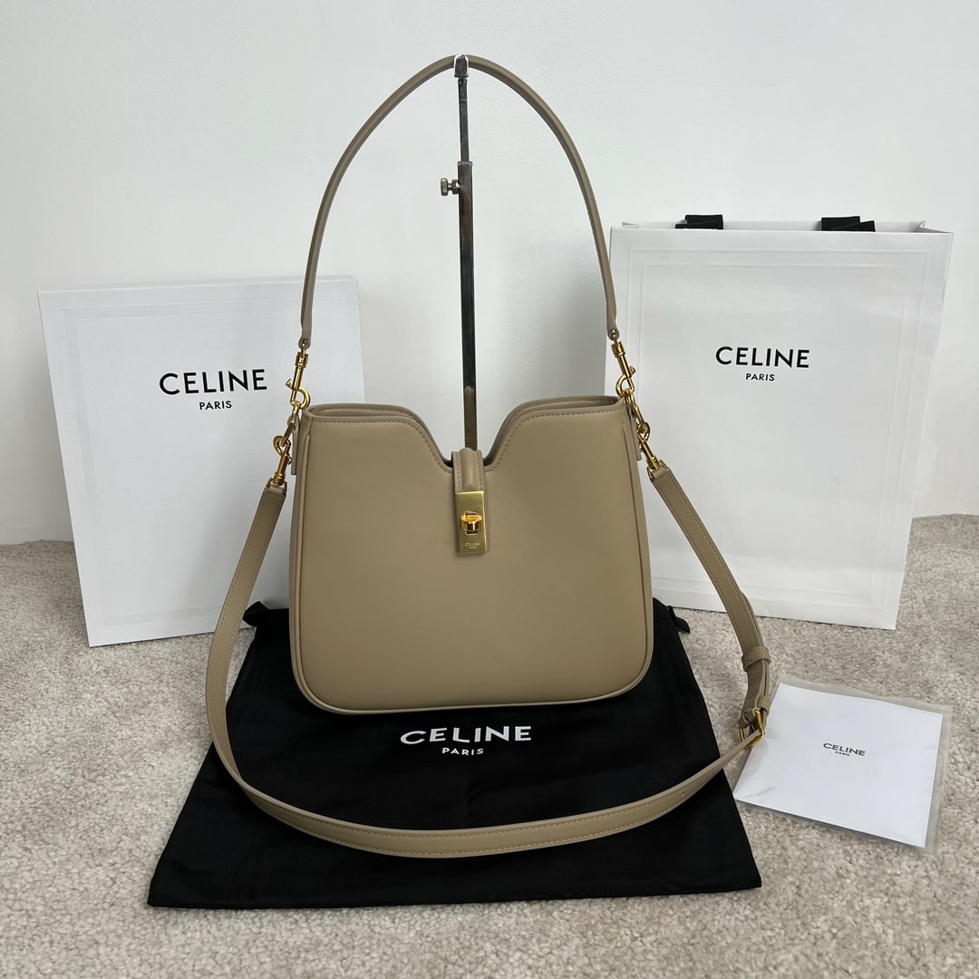 Celine: CAMILLE 16 SOFT Small Nude Handbag, Smooth Calfskin Leather (24.5 x 21.5 x 5 cm). This size cannot accommodate larger tablets such as iPads. Calfskin leather, sheepskin leather lining. Hand, shoulder,