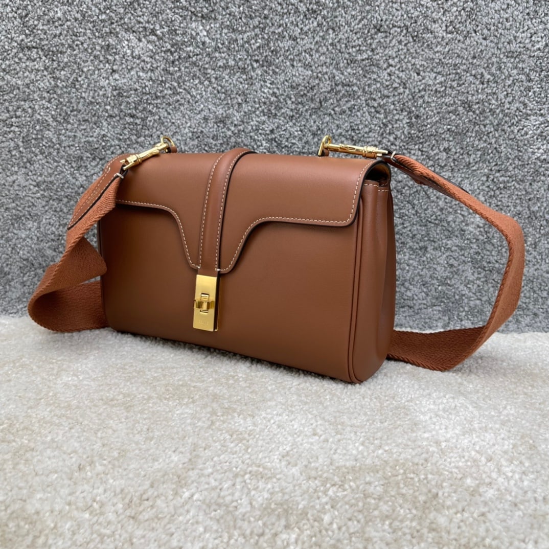 Celine: TEEN SOFT 16 Smooth Cowhide Leather Handbag, 23x15x9 cm, Lined: Cowhide Leather Fabric, Crossbody and Shoulder Bag, Twist Lock Closure, 2 Interior Compartments, Interior Zip Pocket, Detachable Fabric 