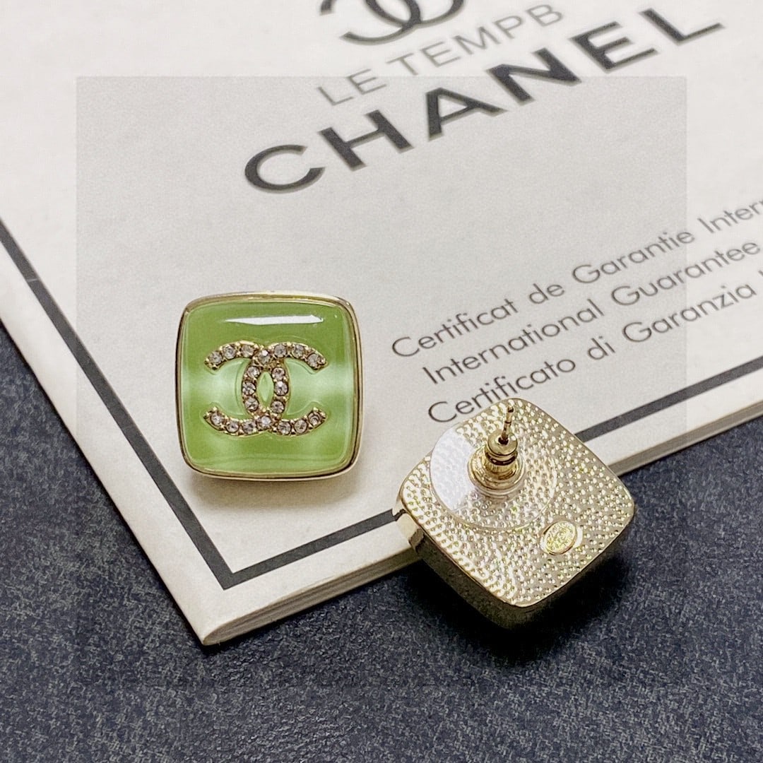 Chanel double C logo diamond-encrusted light green stud earrings: Chanel double C diamond-encrusted light green stud earrings. A wonderful gift for you or your loved one. We offer consoiled shipment for all goods to our domestic and international customers at afford