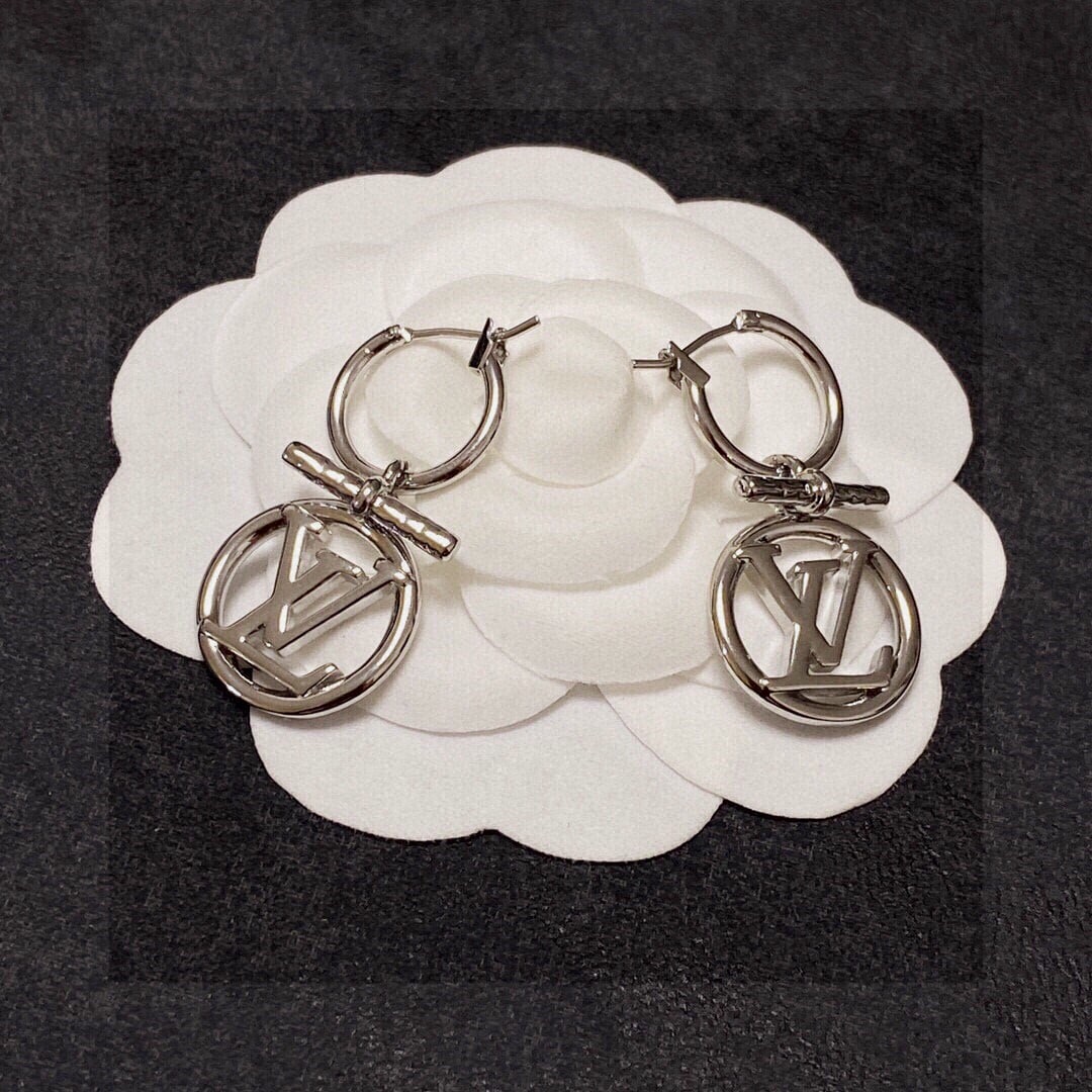 LV earrings: LV stud earrings have an understated yet captivating design that enhances your overall elegance. A wonderful gift for you or your loved one. We offer consoiled shipment for all goods to our domestic a