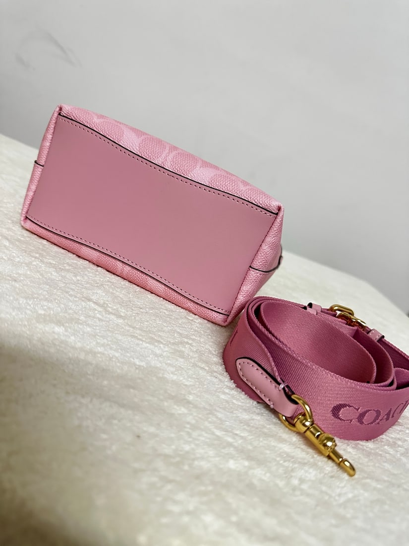 Coach - 4