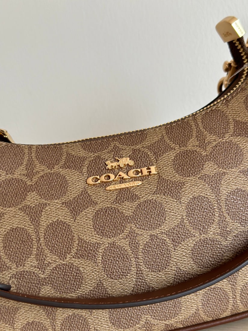 Coach - 4
