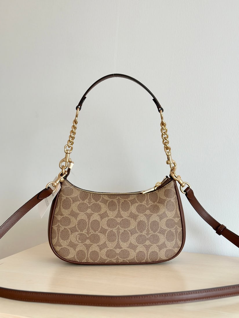 Coach - 5