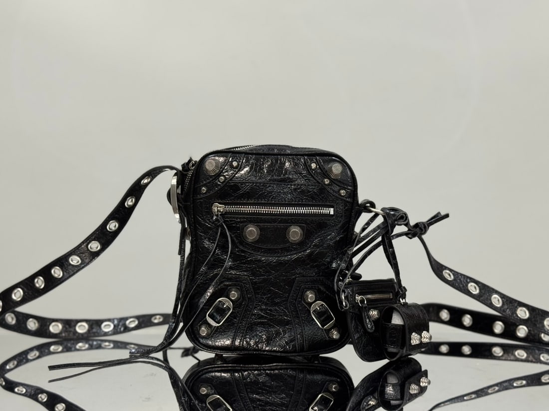 Balenciaga motorcycle bag (1 of 9)