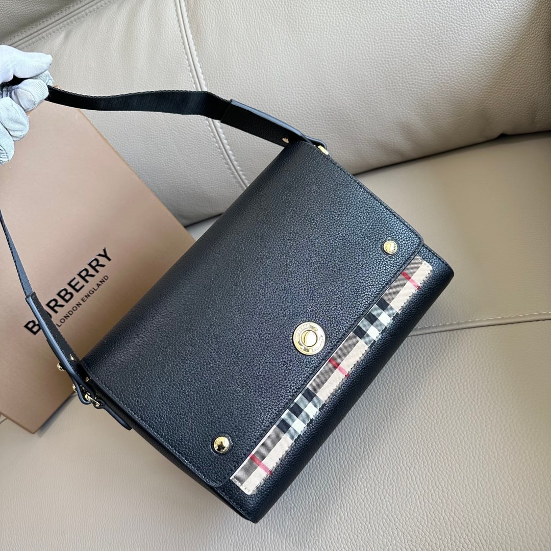 Burberry (1 of 8)
