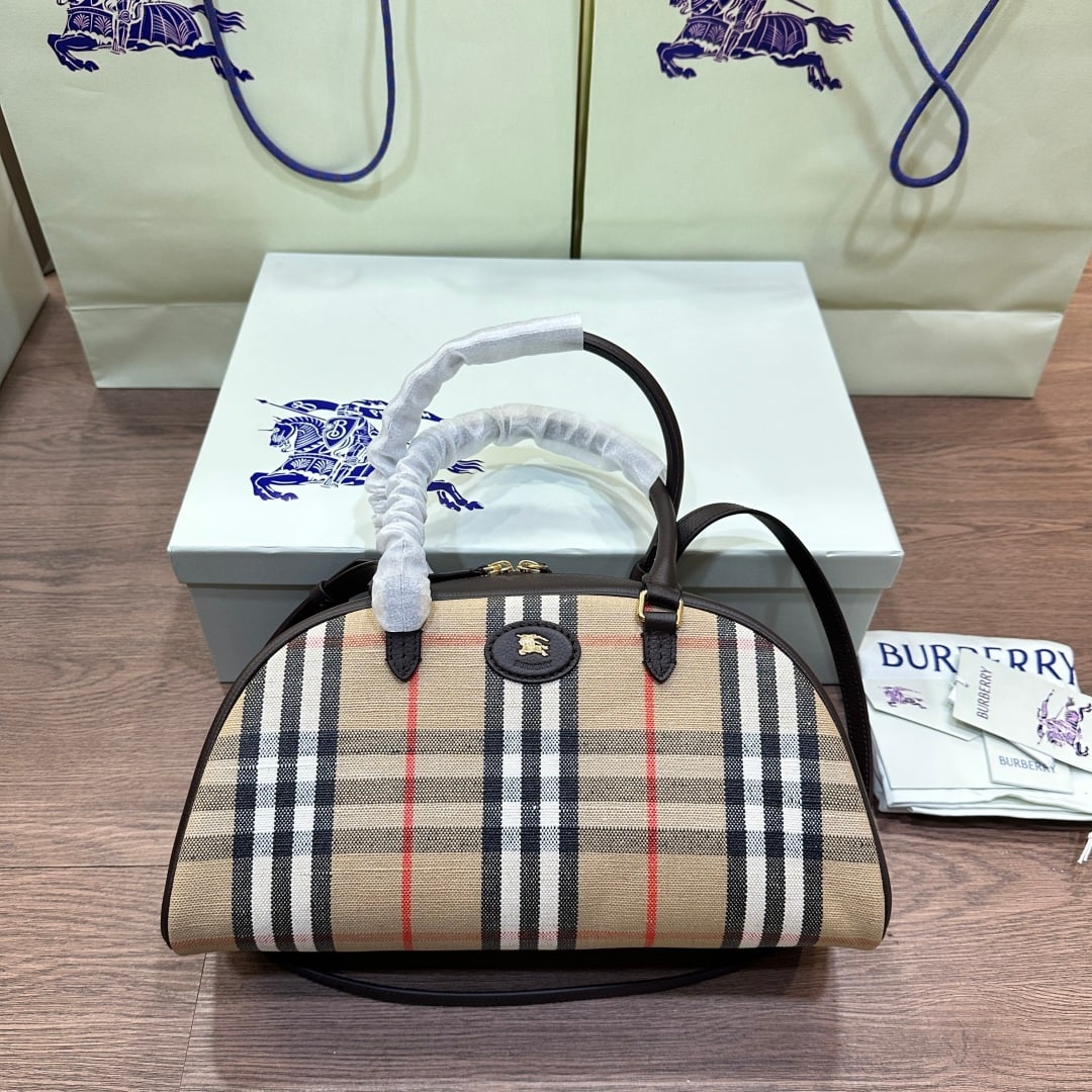Burberry Highlands Bowling Bag: Highlands bowling bag size 33.5x 12.5x 17cm. Wonderful gift for you or your loved one.We offer consoilidated shipment for all goods to our domestic and international customers at affordable prices.Cur