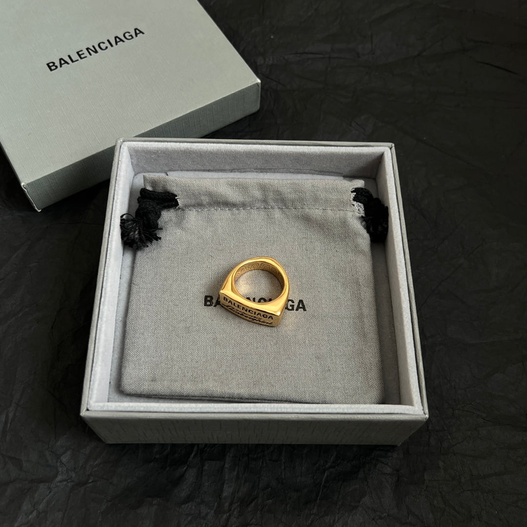 Balenciaga ring: Balenciaga rings are simple, elegant, and high-end, with a rich gold finish that looks amazing with any outfit! A wonderful gift for you or your loved one. We offer consoiled shipping for all goods to