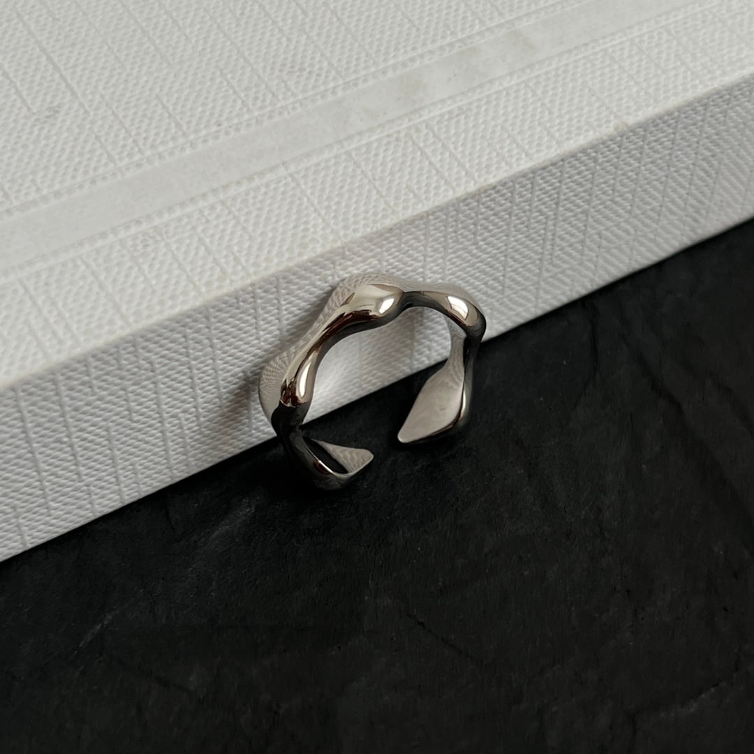 Celine ring: Celine rings. Celine has always been a benchmark in minimalist fashion. Their bold designs are timeless and timeless. They're incredibly stylish and easy to match. A wonderful gift for you or your lov