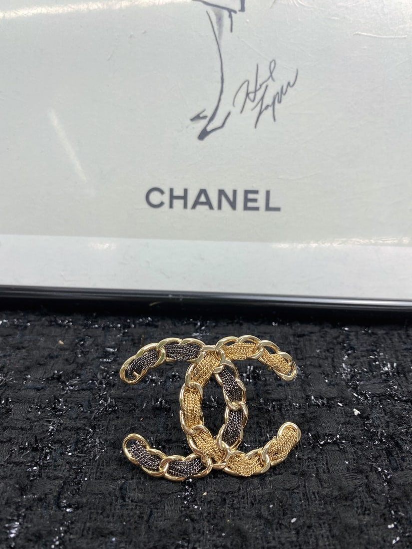 CHANEL brooch - 5