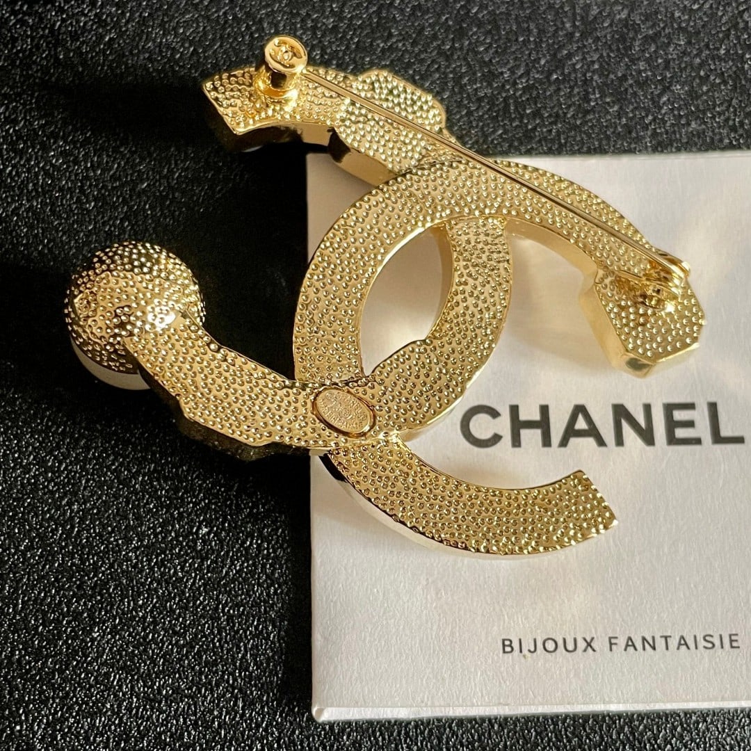 CHANEL Brooch - 2