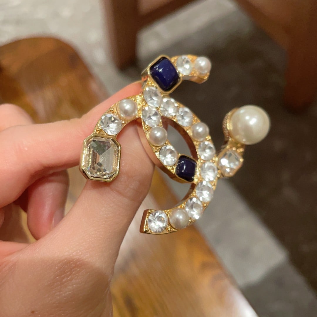 CHANEL Brooch - 5