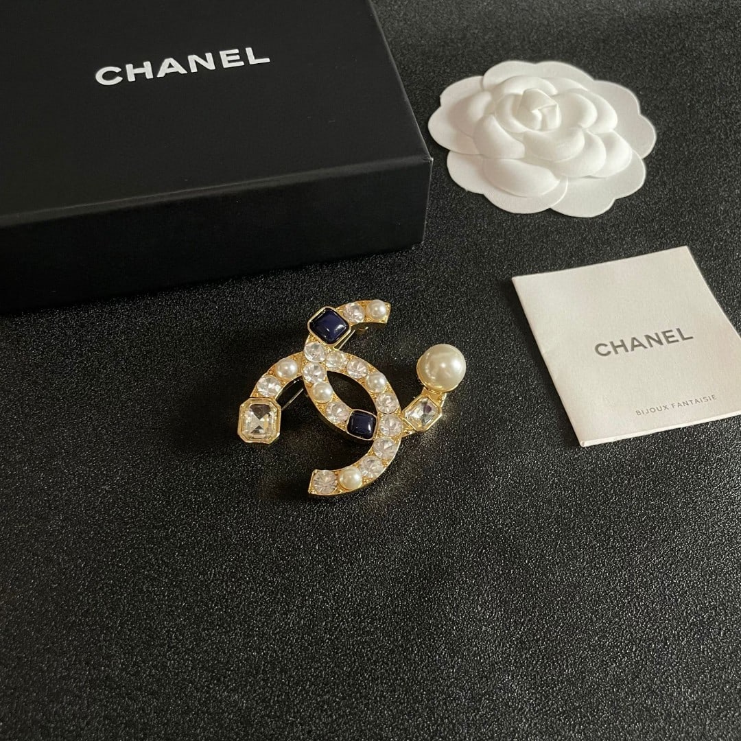 CHANEL Brooch - 8