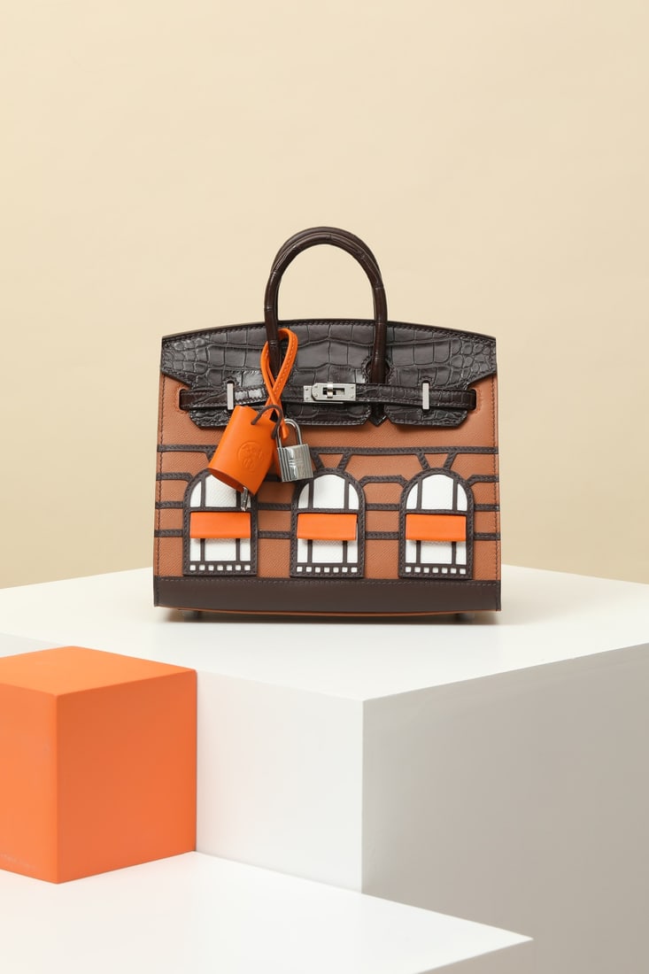 Hermes: Model: BK20 Code: BK200850 Colors: 46 Ebony CK37 Golden Brown Burnt Brown 01 White CK93 Classic Orange Dimensions: Length 20 x Depth 16 x Width 11cm Material: Epsom Madame Sombrero Swift Matte Alligat