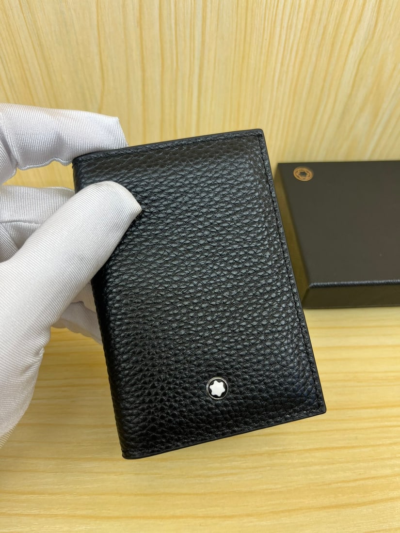 MONTBLANC Soft Leather Card Holder: Brand: MONTBLANC Soft Leather Card Holder Material: Top Grain Cowhide A wonderful gift for you or your loved one. We offer consoiled shipment for all goods to our domestic and international customers 