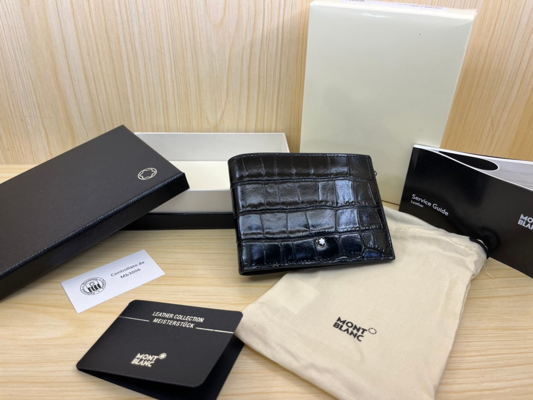 MONTBLANC alligator-embossed wallet series: Brand: MONTBLANC Alligator Pattern Wallet Material: Top Grain Leather Color: Black A wonderful gift for you or your loved one. We offer consoiled shipment for all goods to our domestic and internation