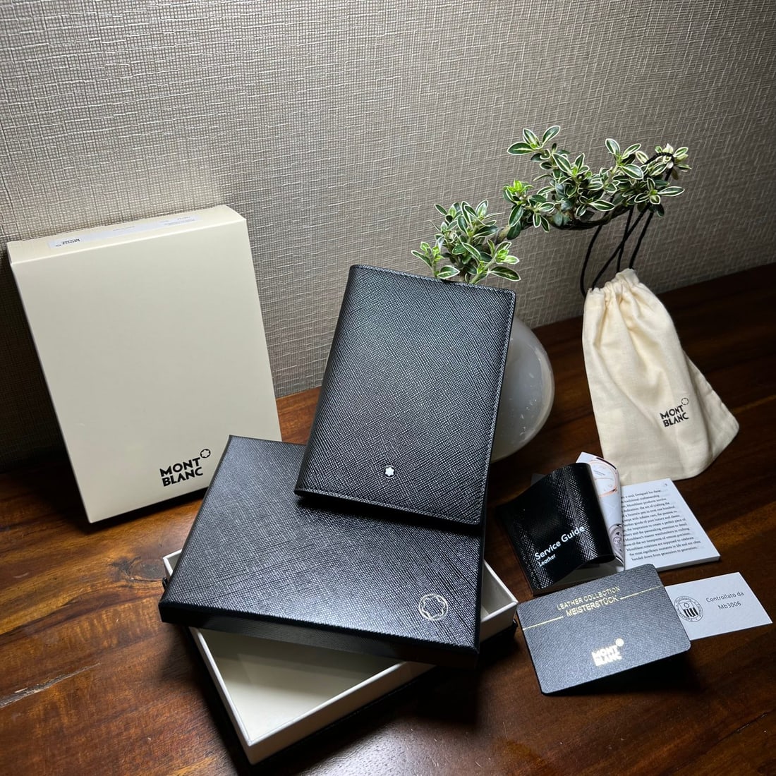 MONTBLANC Masterpiece Series Passport Holder Classic Black: MONTBLANC Masterpiece Series Passport Holder, Classic Black Material: Cowhide. A wonderful gift for you or your loved one. We offer consoiled shipping for all goods to our domestic and international c