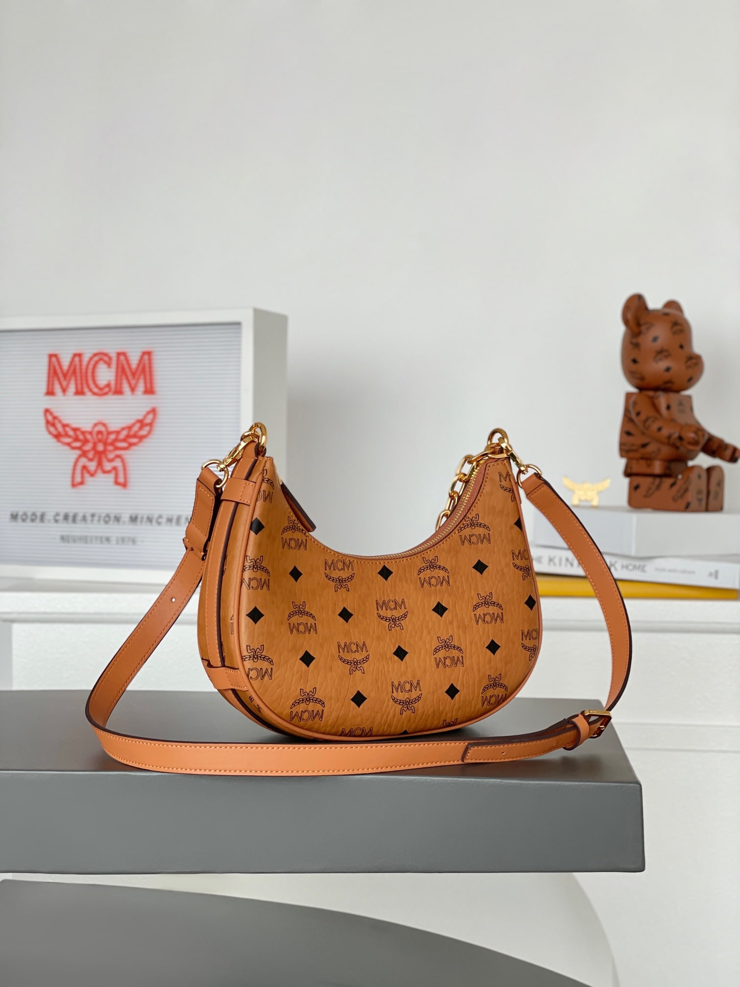 MCM AREN HOBO Cognac-colored Small Half-Moon Bag Shoulder Bag (1 of 9)