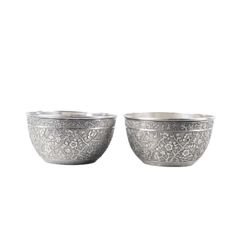 Silver Bowls (set): H 6cm Mouth 12cm Weight 566.7g