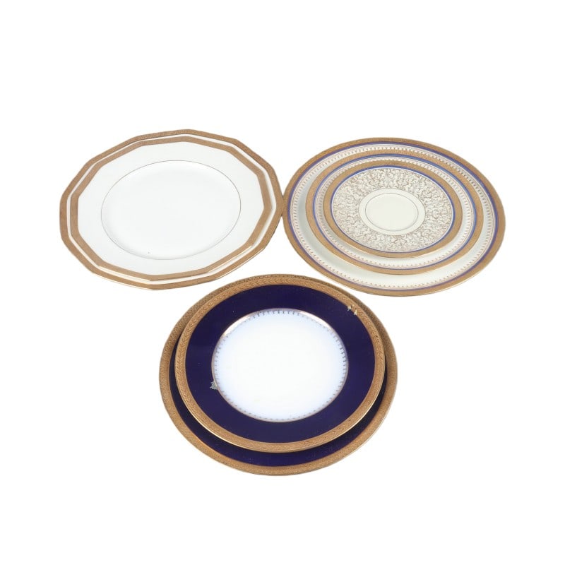 Porcelain Plates (set of 7) (1 of 5)