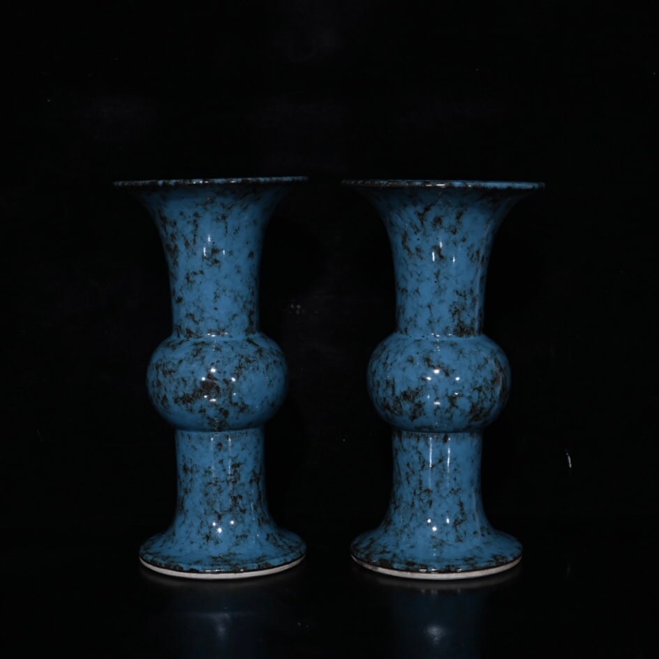 Qing Dynasty Yongzheng period kiln-transformed flower vase: A Qing Dynasty Yongzheng period kiln-transformed flower vase, 25.5 cm high x 13 cm wide. Provenance:From an old private collection in Hessen, Germany. An Austrian collector, acquired from the above. W