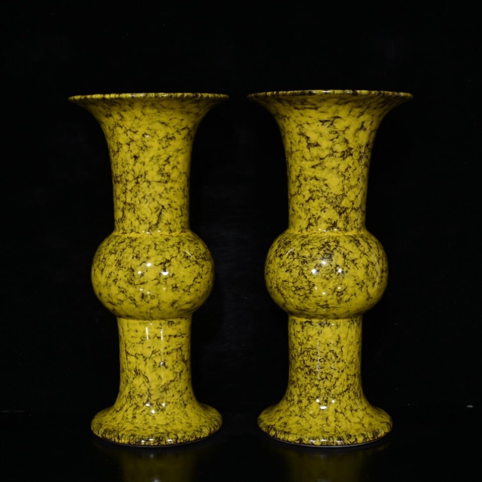 Qing Dynasty Yongzheng period kiln-transformed flower vase: A Qing Dynasty Yongzheng period kiln-transformed flower vase, 34.5 cm high x 16 cm wide. Provenance:From an old private collection in Hessen, Germany. An Austrian collector, acquired from the above. W