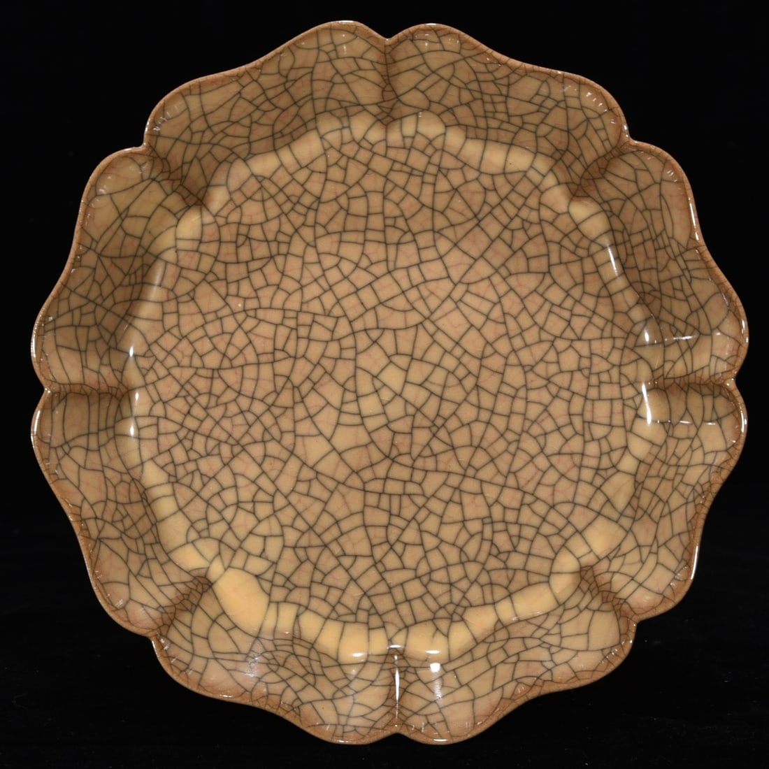 Song Dynasty Ge ware octagonal washer with yellow glaze. (1 of 9)