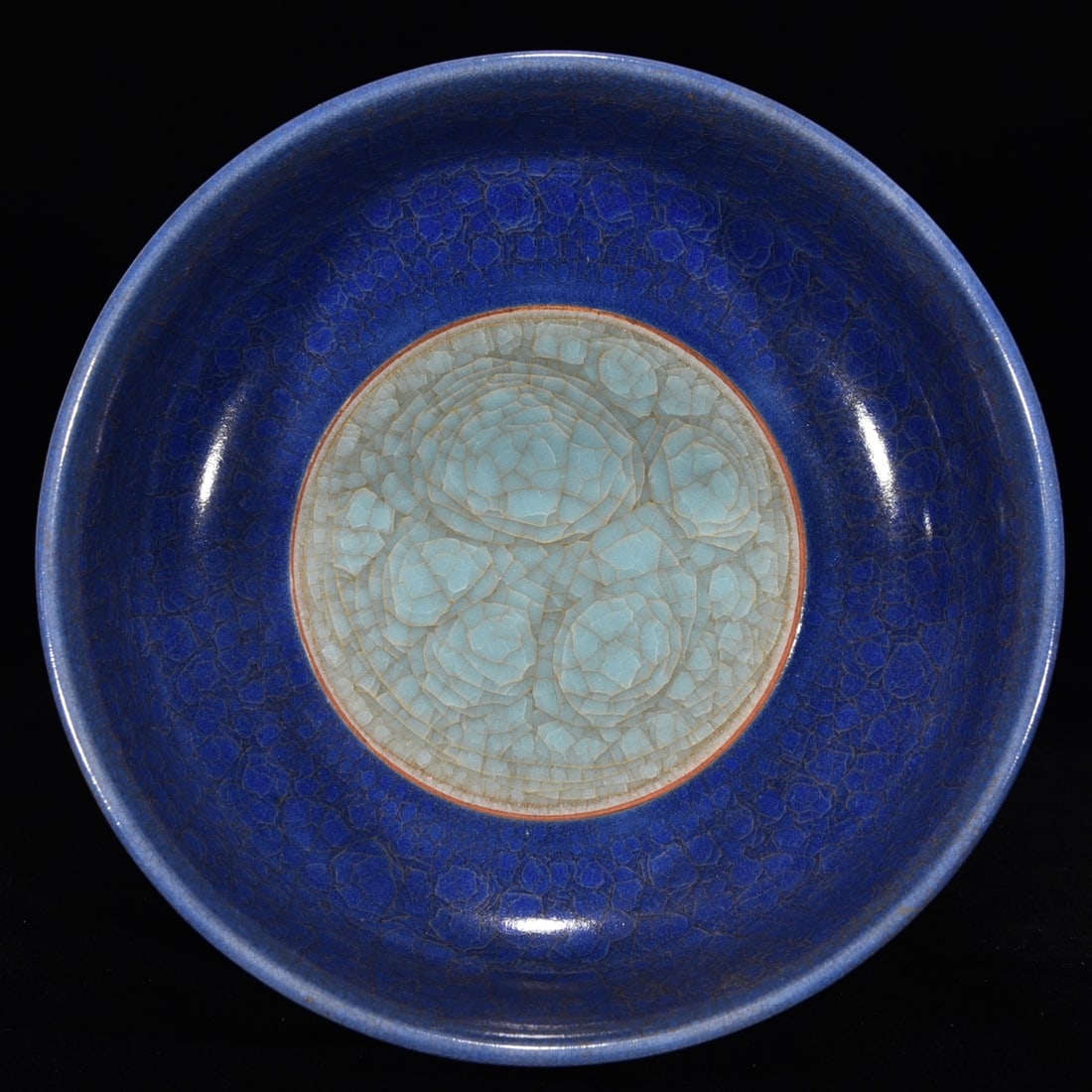 Song Dynasty Guan Kiln Ice-Crack Pattern Two-Color Drum-Nail Brush Washer (1 of 9)