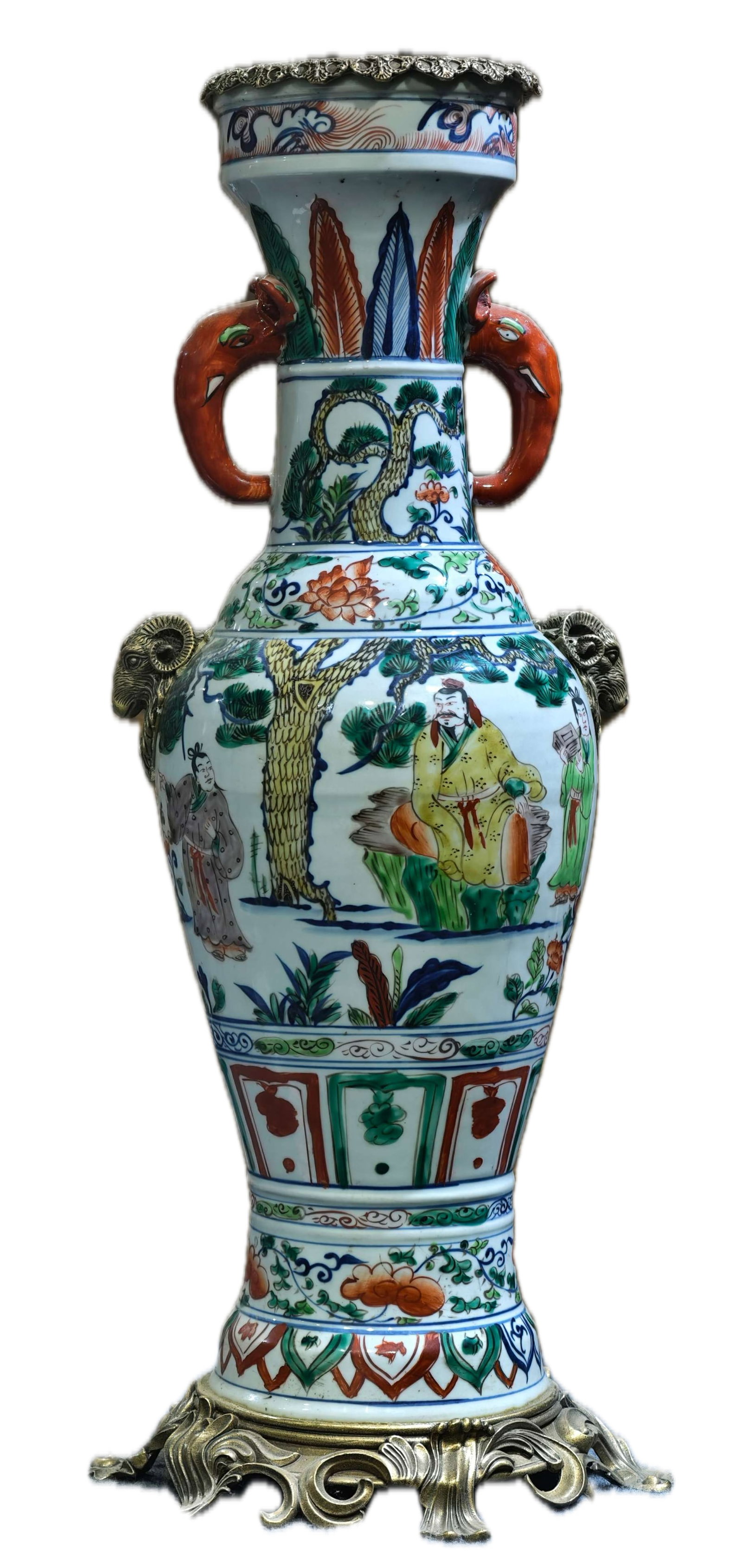 A fine porcelain vase with elephant-ear handles, bearing the inscription "Made by Zhang Wenjin on an: A fine porcelain vase from a former collection, bearing the mark "Made by Zhang Wenjin on an auspicious day in the autumn of the eighth year of the Zhizheng reign of the Great Yuan Dynasty." It featur