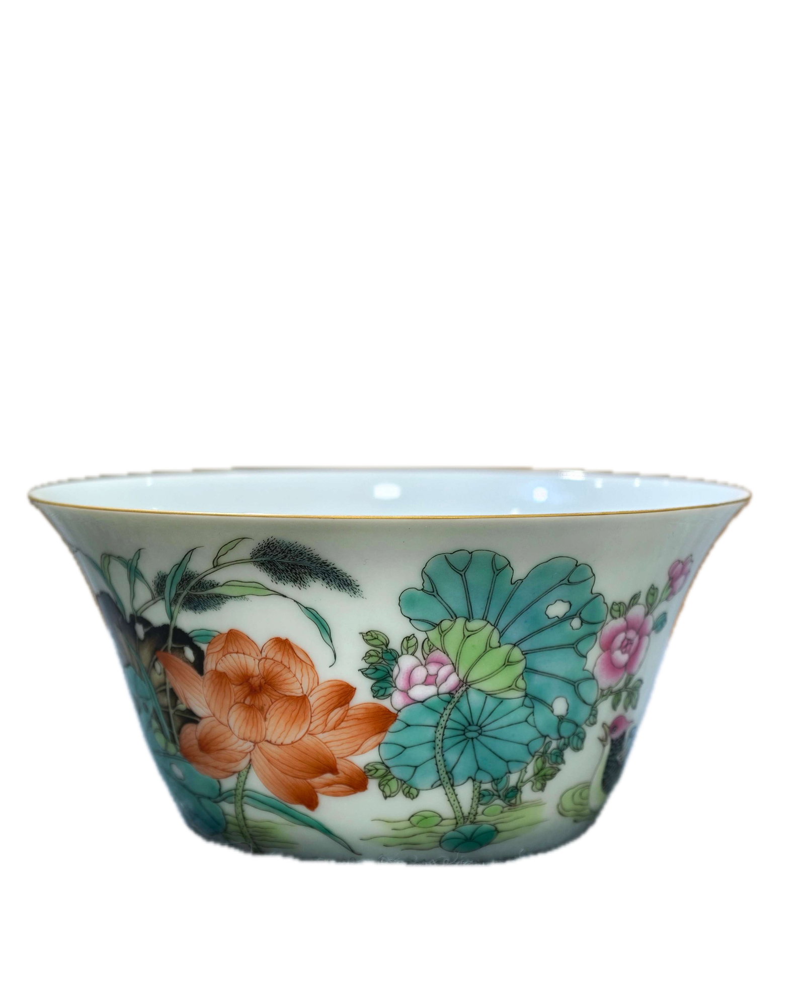 A horseshoe-shaped enamel cup with a continuous pattern of imperial examinations, formerly in the (1 of 11)