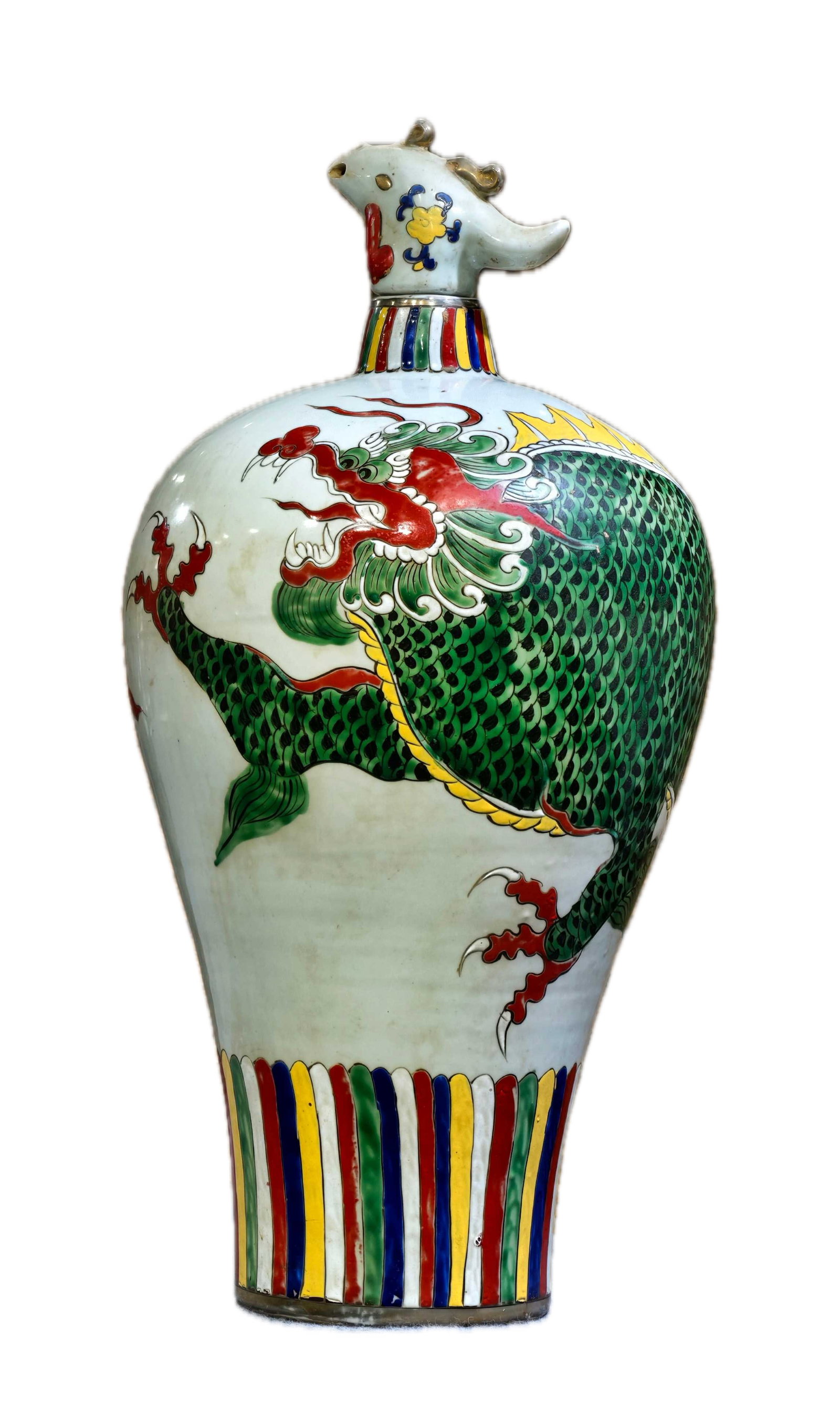 Formerly in the collection, marked "[Made by Imperial Order in the Xuande Reign of the Great Ming: A large, well-preserved, and collectible polychrome enamel-painted dragon and phoenix-head ewer with the inscription "Made by Imperial Order during the Xuande Reign of the Ming Dynasty." Dimensions: 6
