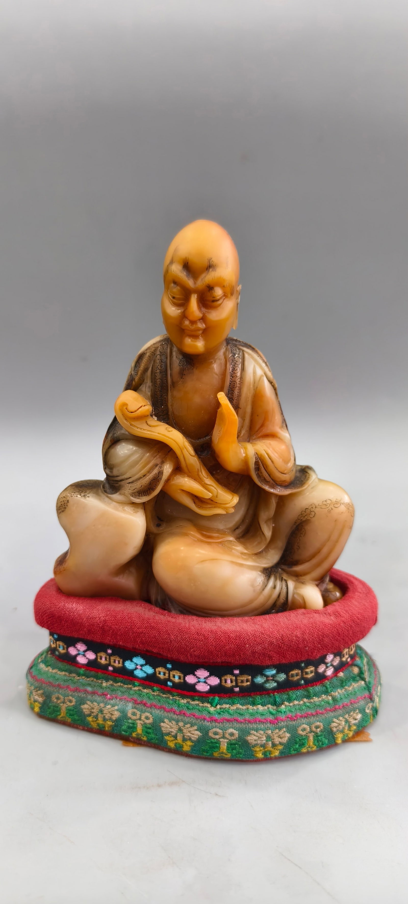 Shoushan stone (Arhat) figure ornament seal (1 of 9)