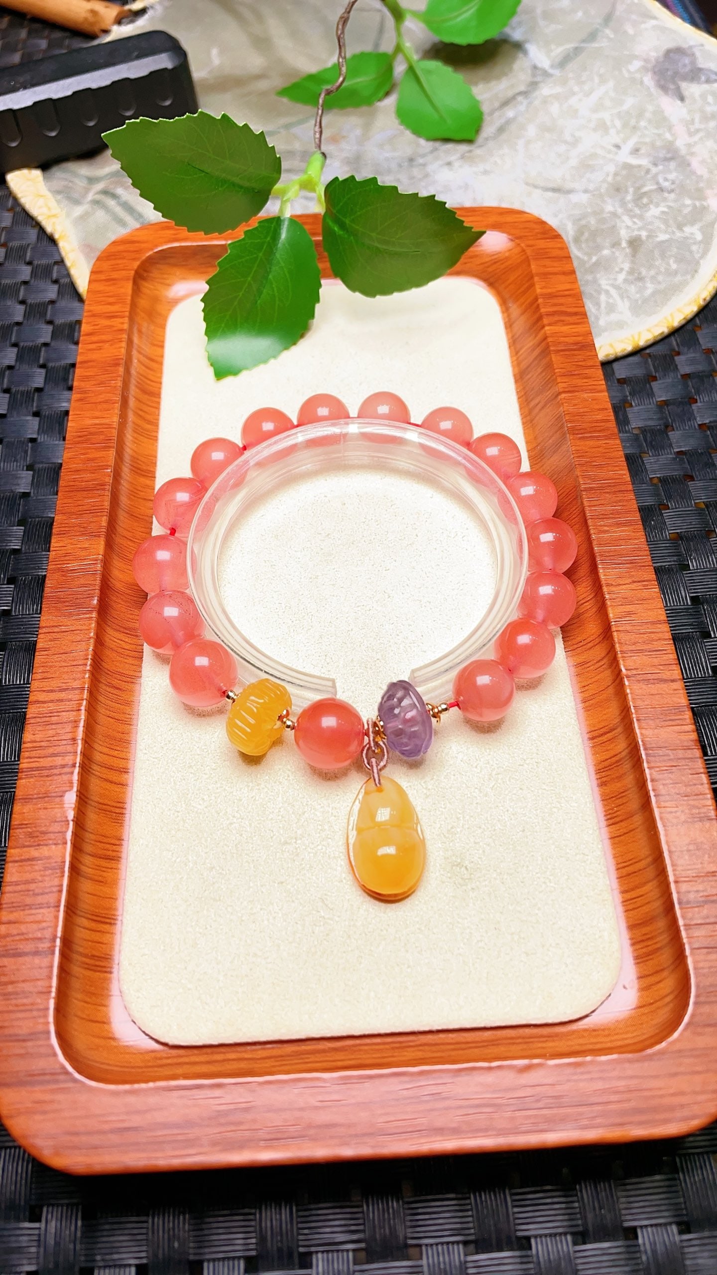 Original handmade custom natural red agate bracelet: Original handmade natural red agate bracelet with a lustrous color, 10.3mm in diameter, adorned with natural amethyst nail polish, amber lotus seedpod, and a natural amber gourd. Stylish and versatile