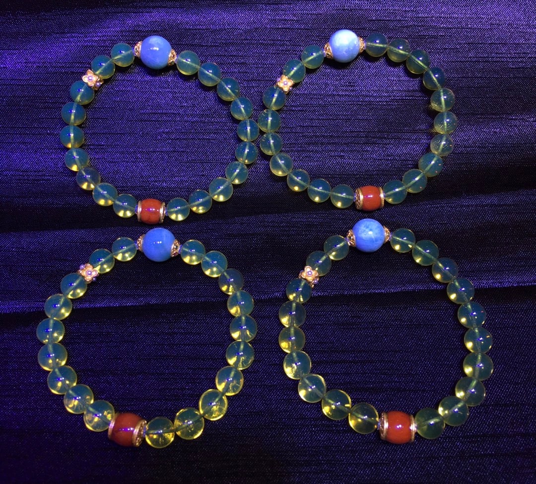 Blue amber bracelet (1 of 3)