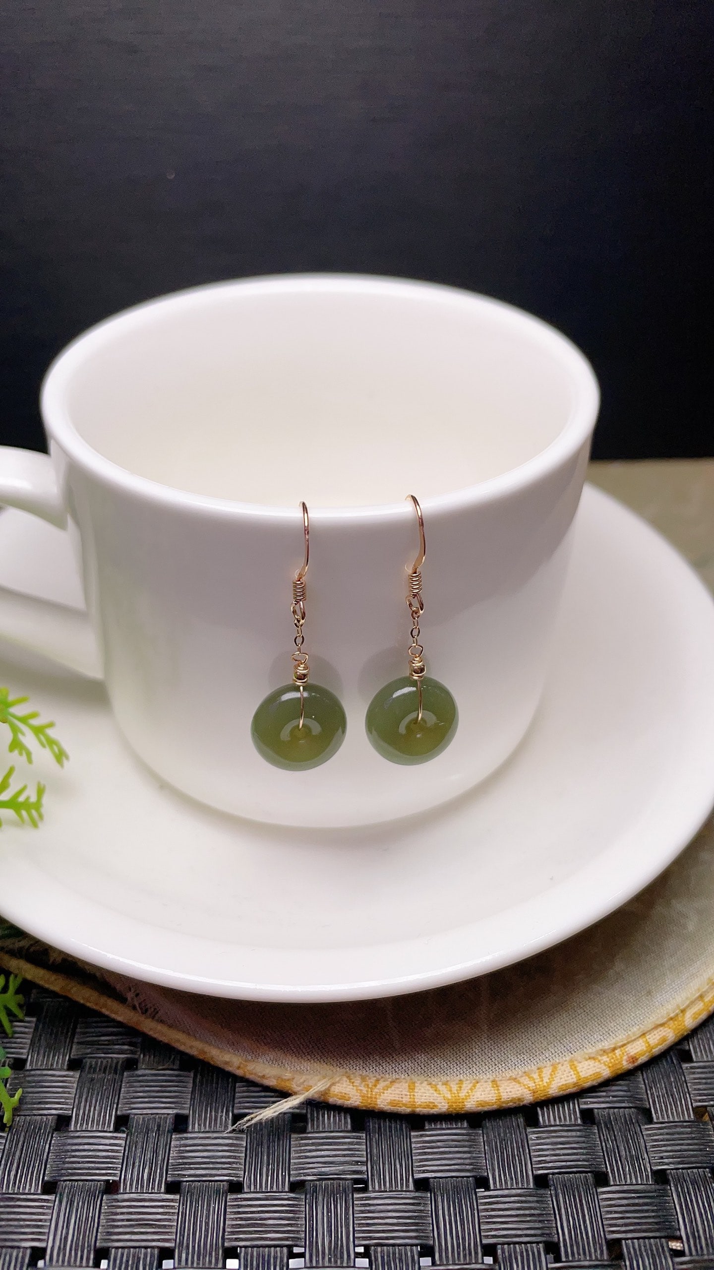 Original handmade custom natural Hetian jade safety buckle earrings: Original handmade custom-made natural Hetian jade safety buckle earrings with imported 14K gold-plated ear hooks, with a smooth and lustrous color, fashionable and versatile. Provenance:from the colle